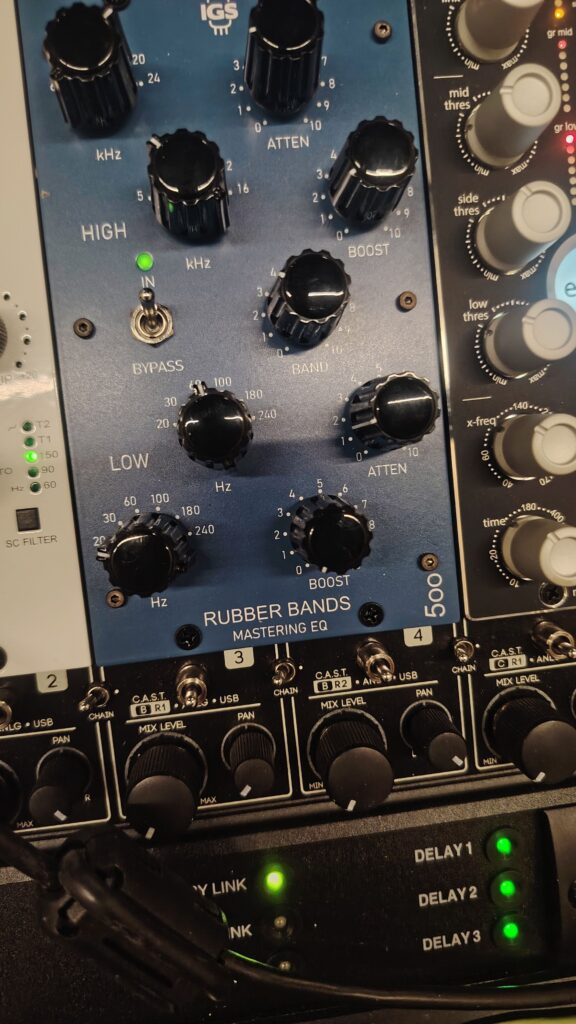 IGS Rubber Bands 500 a picture of a hardware 500 series EQ
