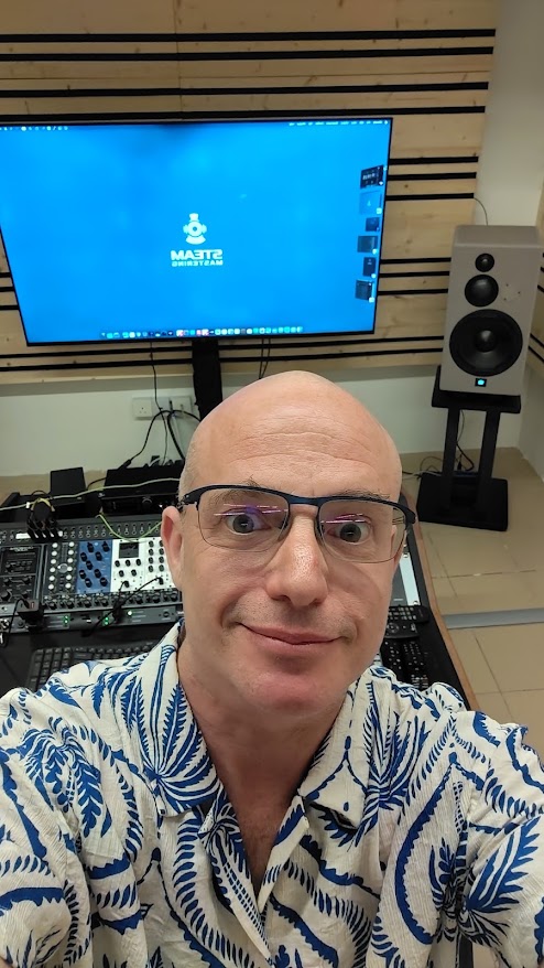 happy face of mastering engineer when the harmonic distortion sounds right
